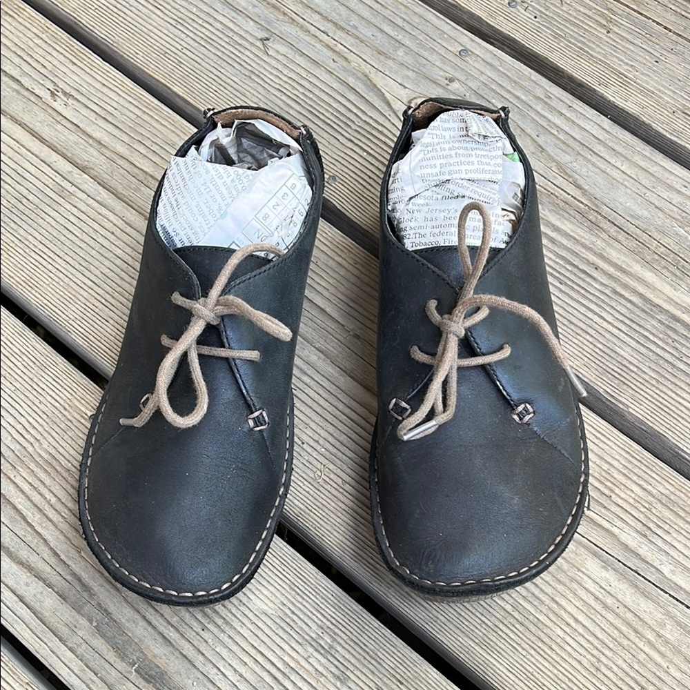 Clarks Black Leather Lace up Flat